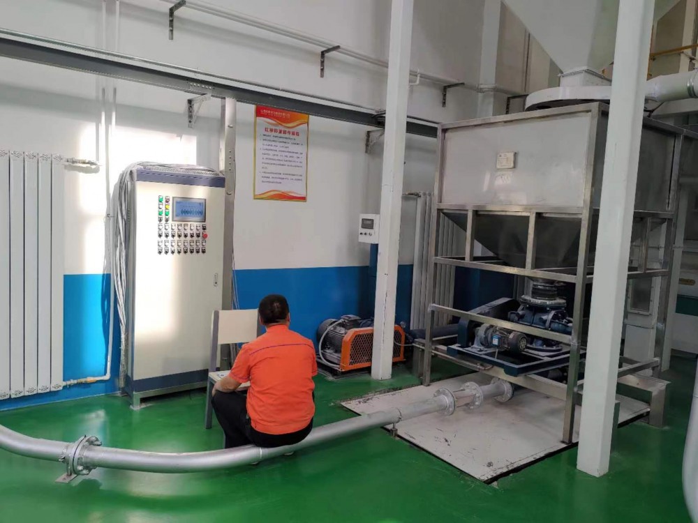 酒糟草莓视频在线免费現場